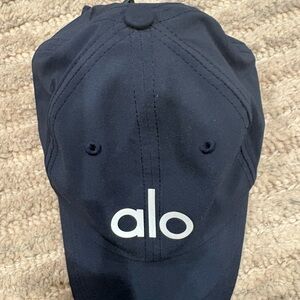 Performance of duty Alo yoga limited edition navy